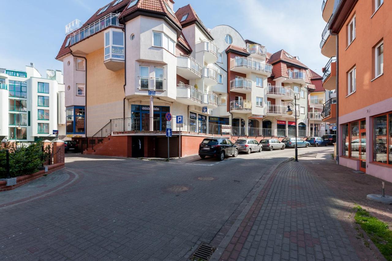 Port Kolobrzeg Cicha Street By Jantar Apartamenty Kolobrzeg Exterior photo